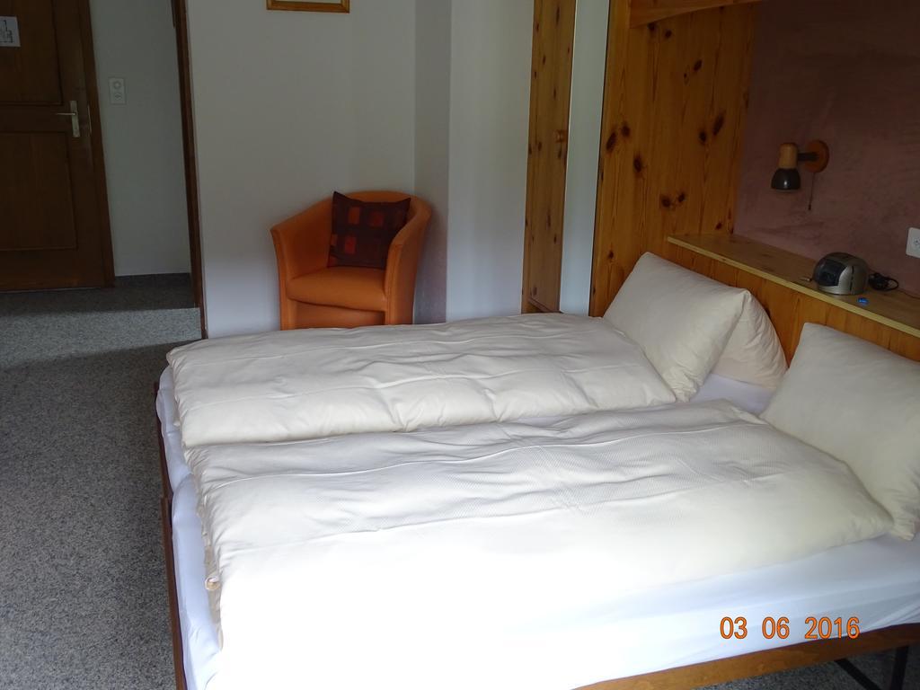 Hotel Old-Jnn Saas im Prattigau Habitación foto